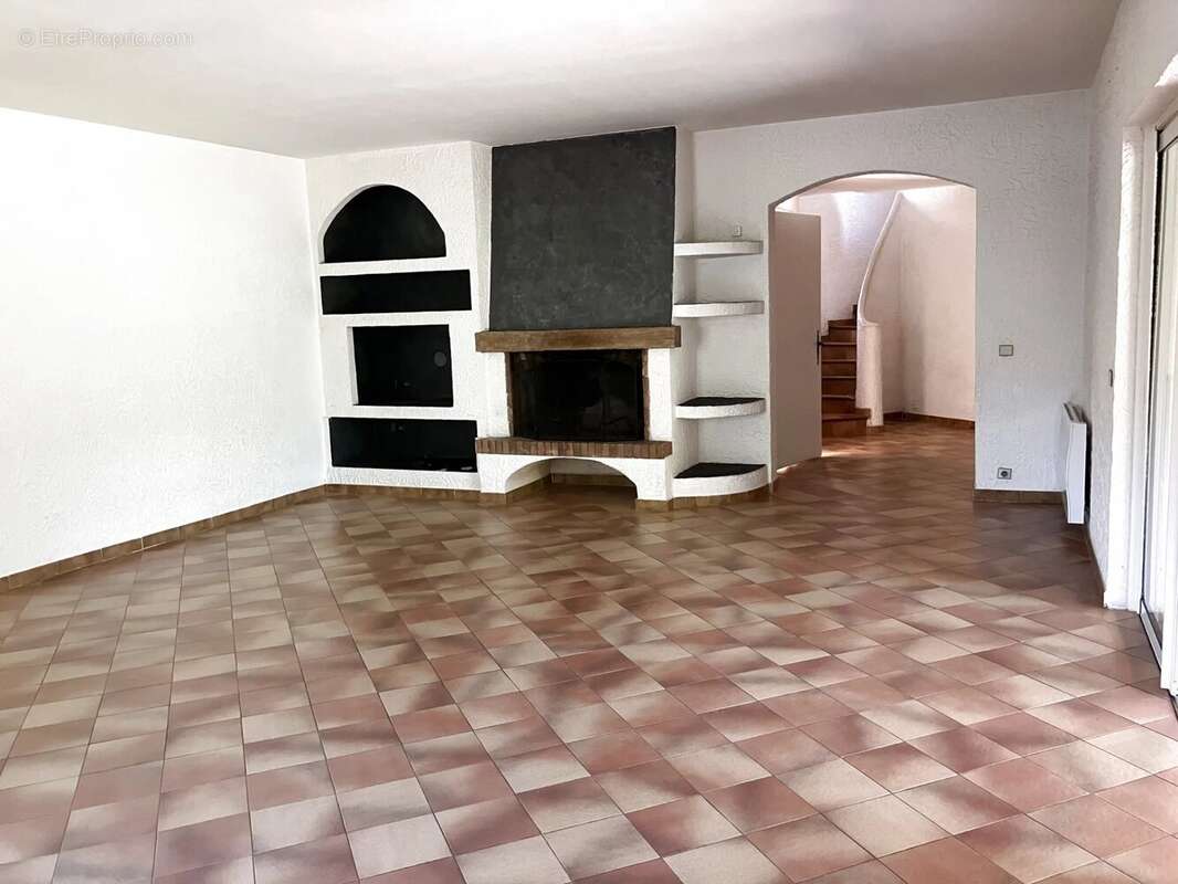 Maison à MANDELIEU-LA-NAPOULE