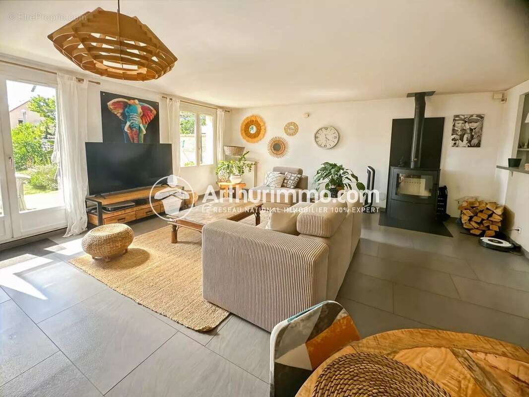 Maison à SAINT-PIERRE-DU-PERRAY