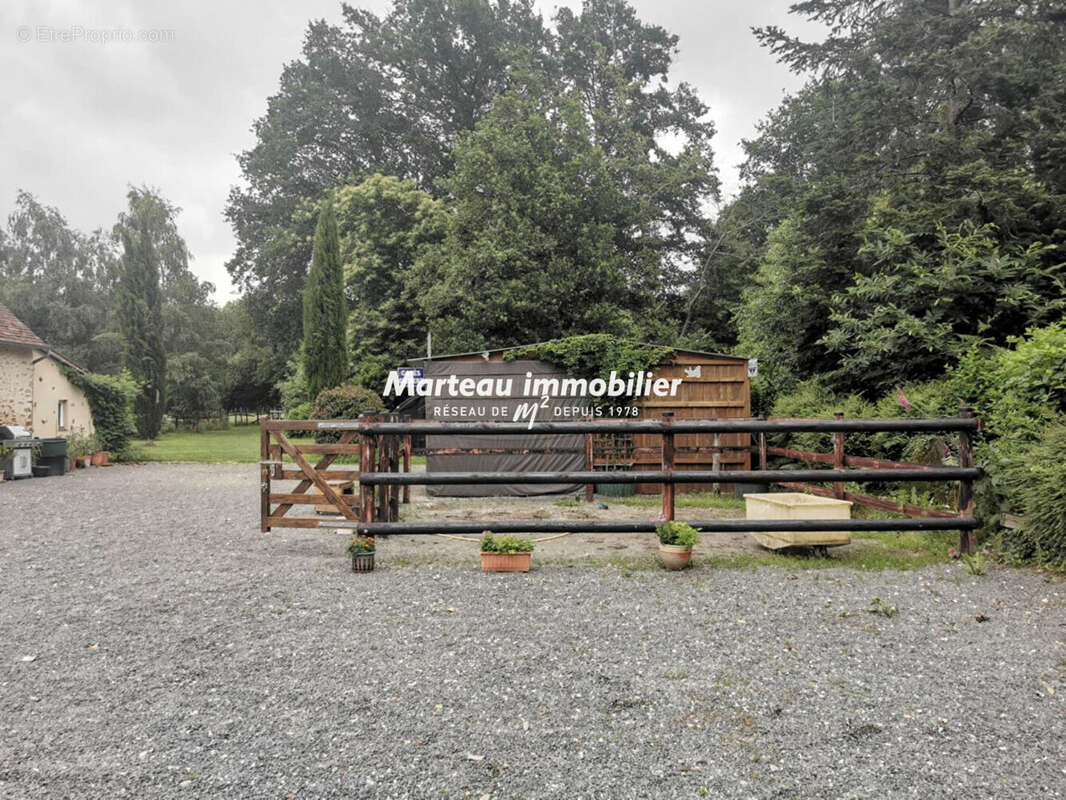 Maison à MONCE-EN-BELIN