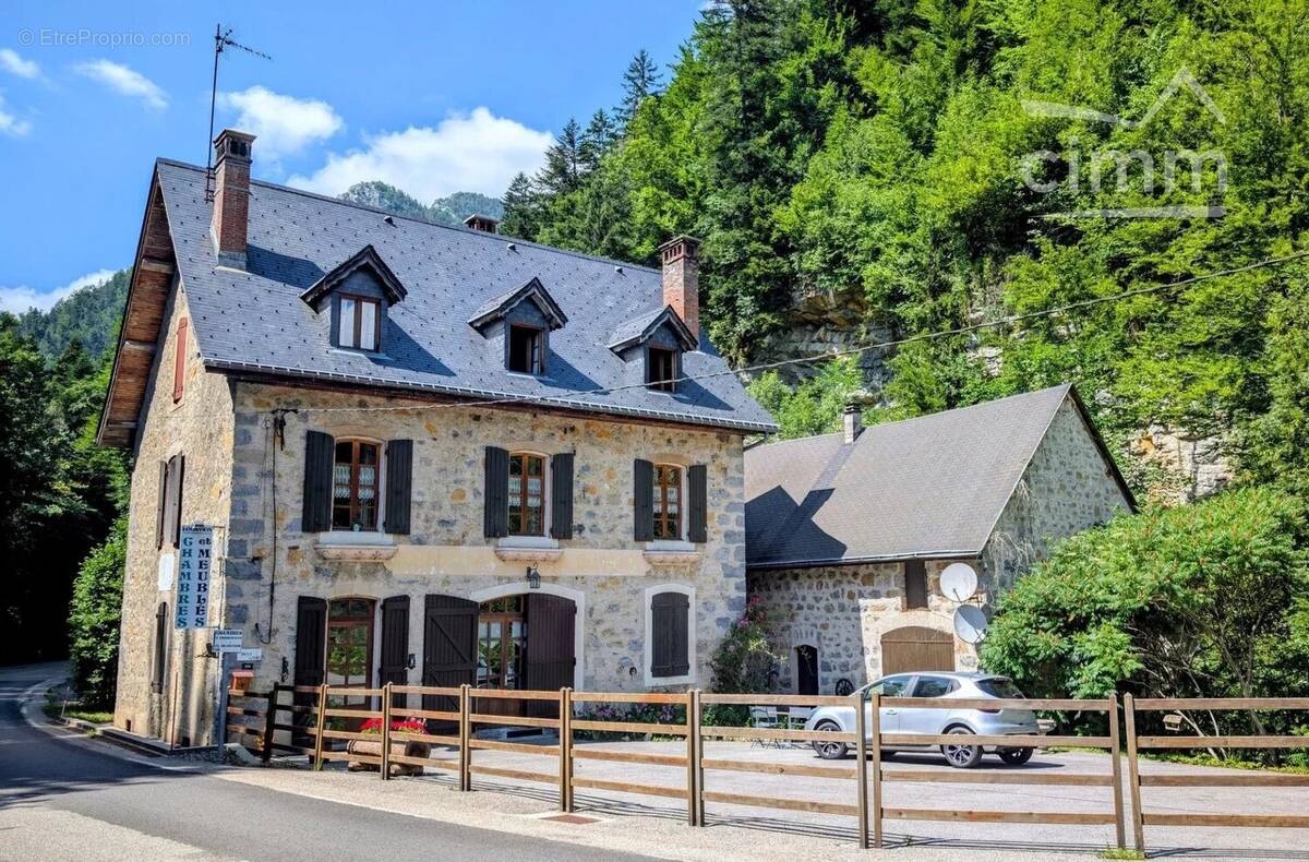 Maison à SAINT-PIERRE-DE-CHARTREUSE