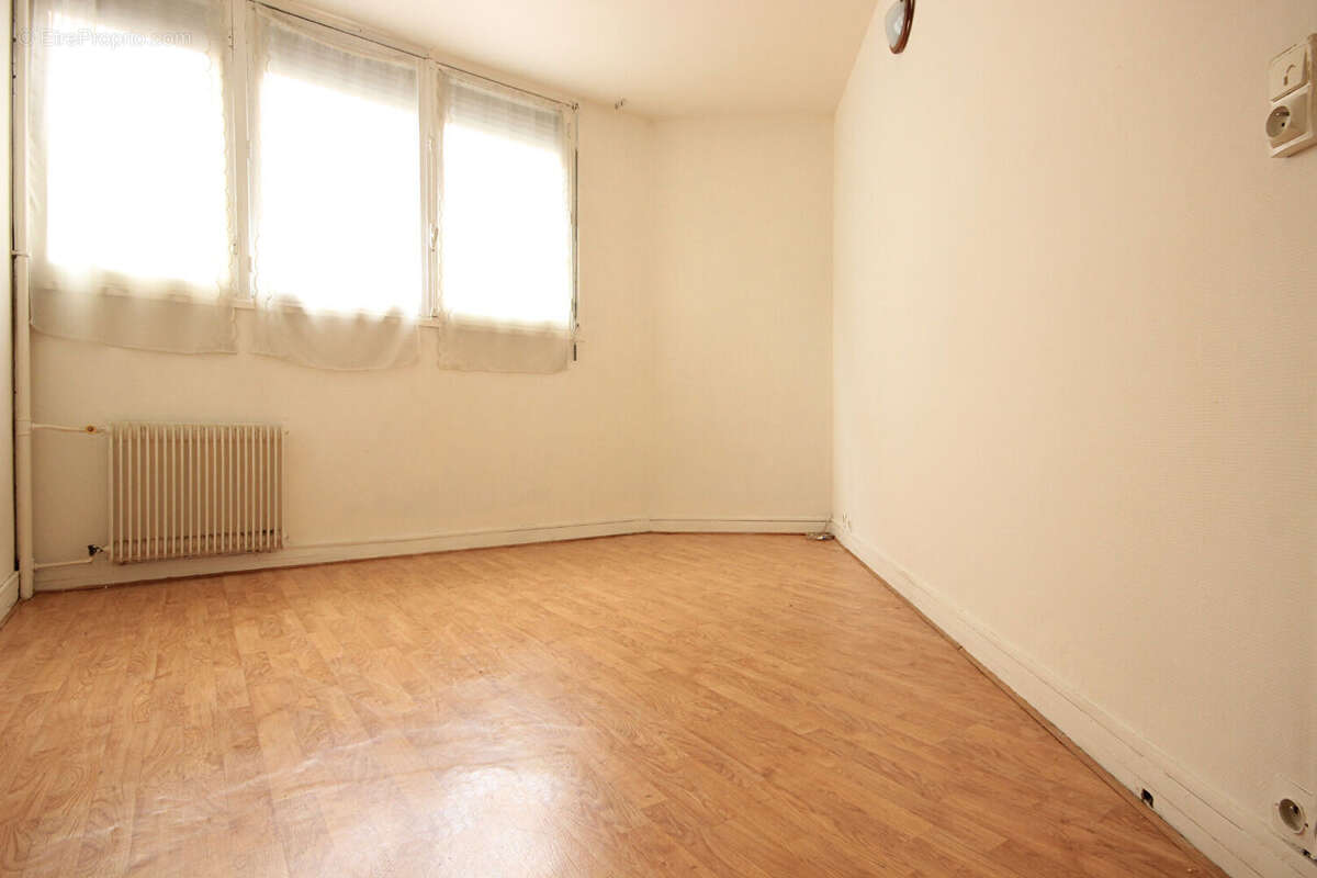 Appartement à PARIS-19E