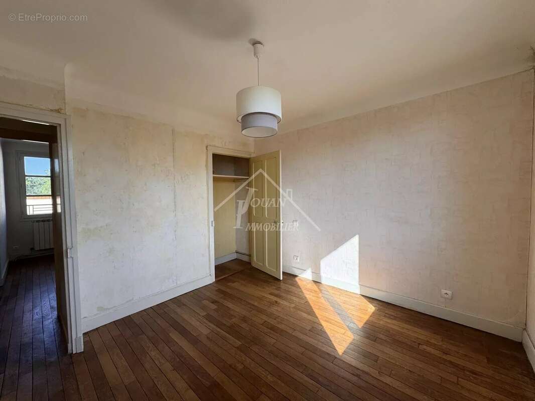 Maison à THIEL-SUR-ACOLIN