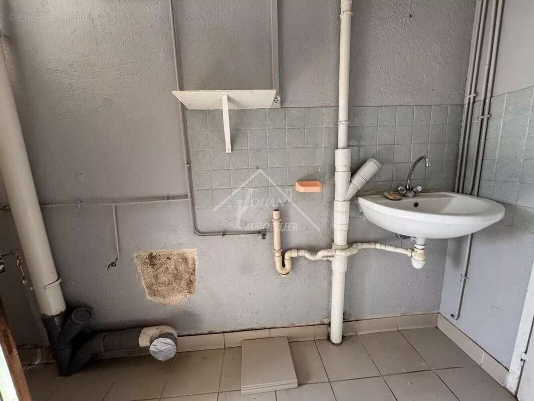 Maison à THIEL-SUR-ACOLIN