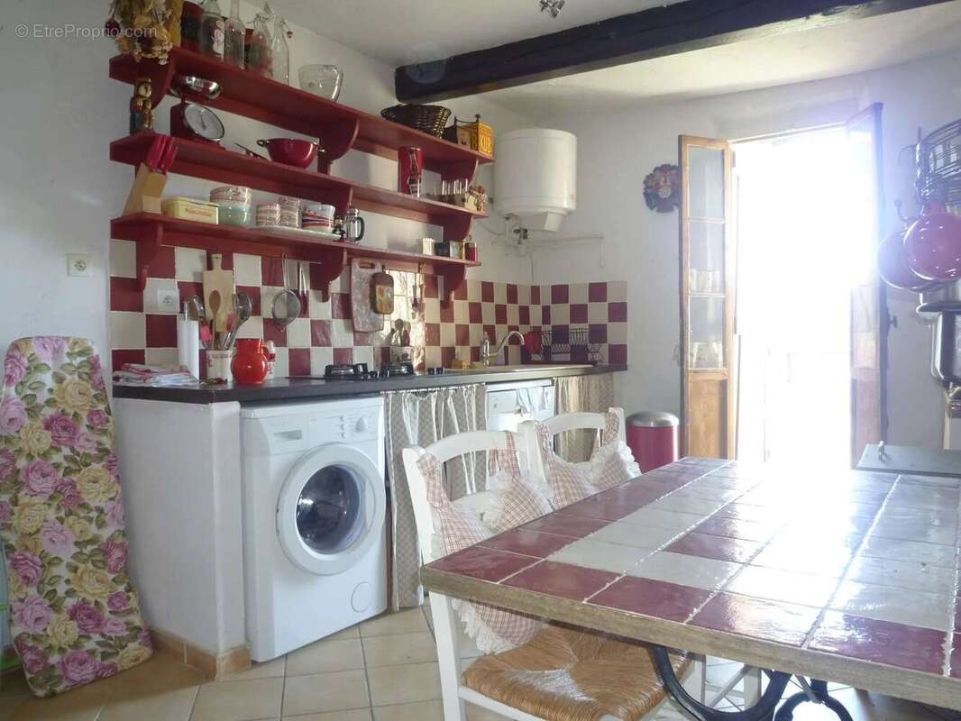 Appartement à LA CROIX-SUR-ROUDOULE