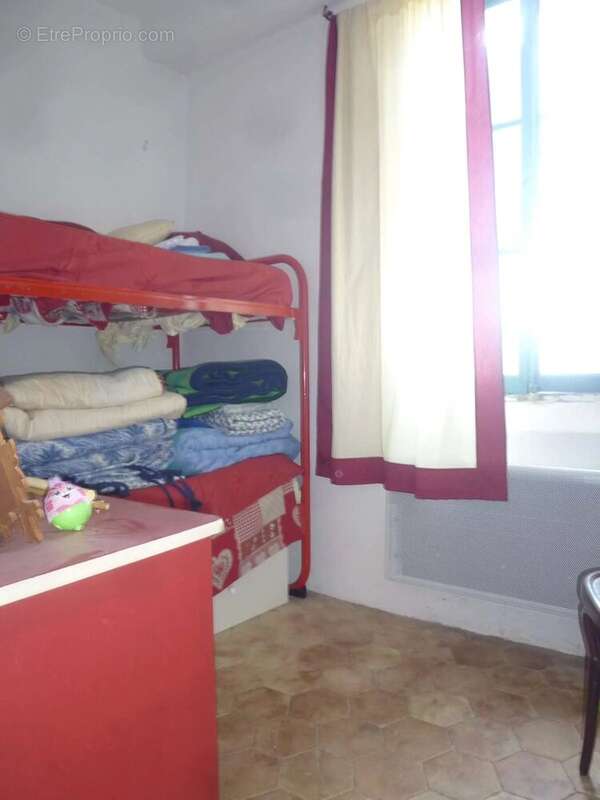 Appartement à LA CROIX-SUR-ROUDOULE