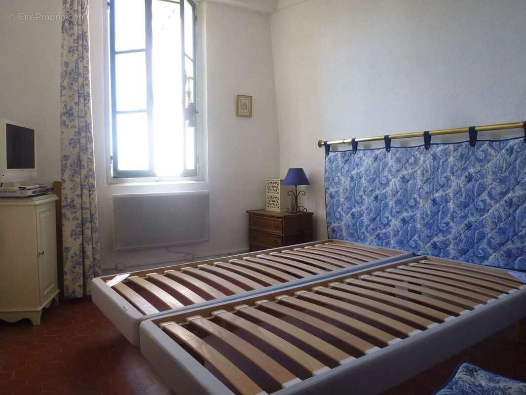 Appartement à LA CROIX-SUR-ROUDOULE