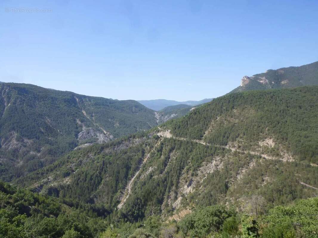 Appartement à LA CROIX-SUR-ROUDOULE