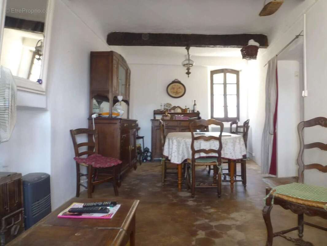 Appartement à LA CROIX-SUR-ROUDOULE