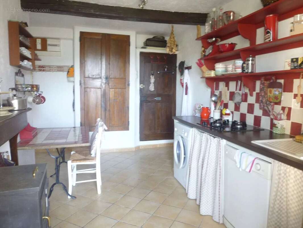 Appartement à LA CROIX-SUR-ROUDOULE