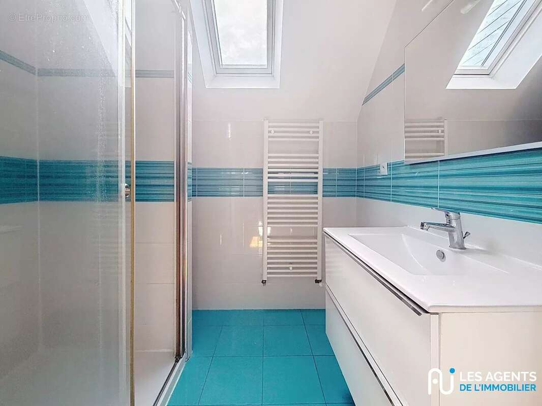 Maison à SAINT-JEAN-DE-LA-RUELLE