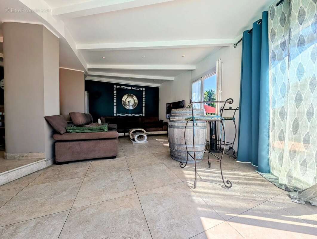 Maison à VILLENEUVE-LOUBET