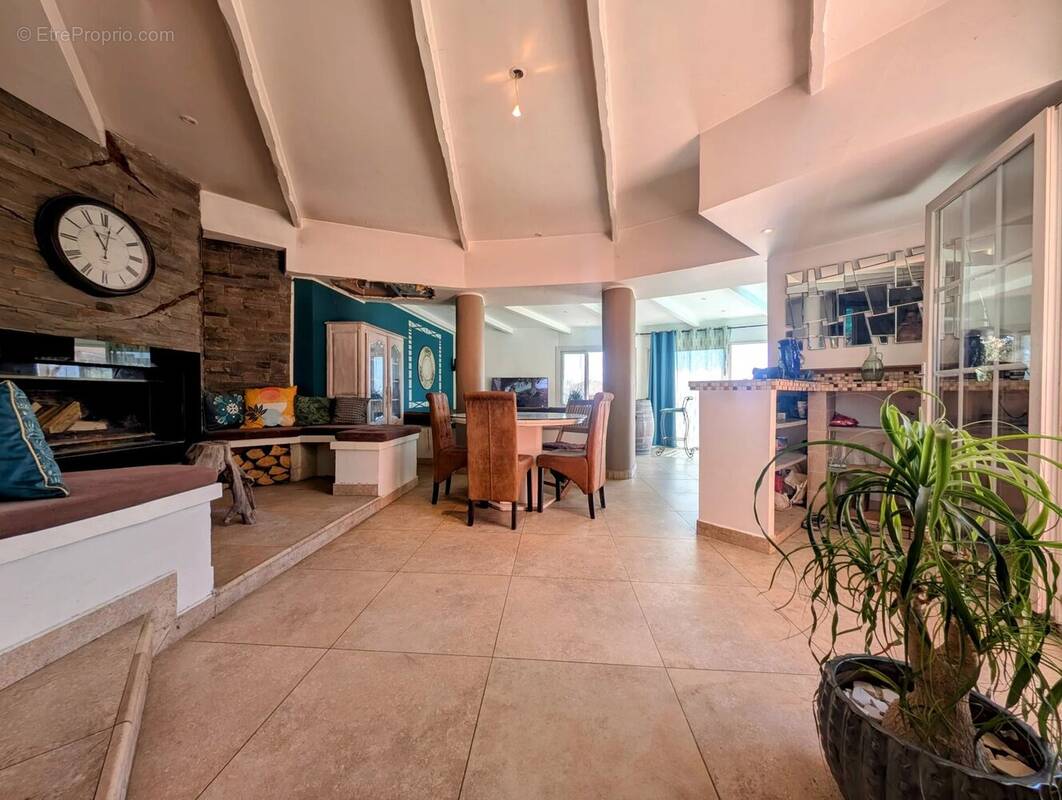 Maison à VILLENEUVE-LOUBET