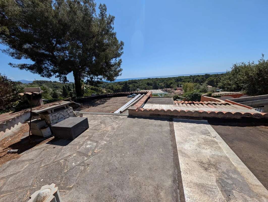 Maison à VILLENEUVE-LOUBET