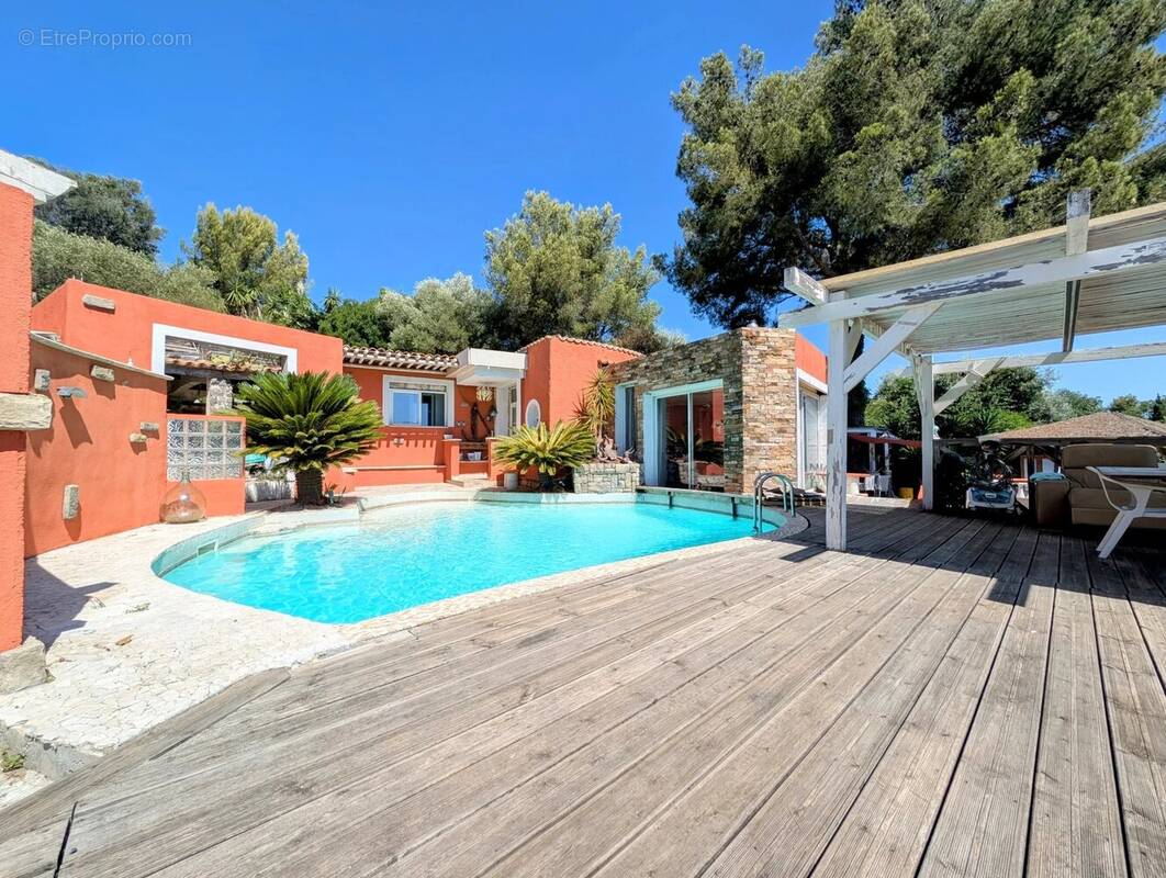 Maison à VILLENEUVE-LOUBET