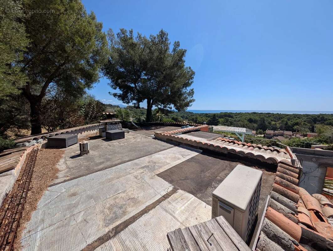 Maison à VILLENEUVE-LOUBET