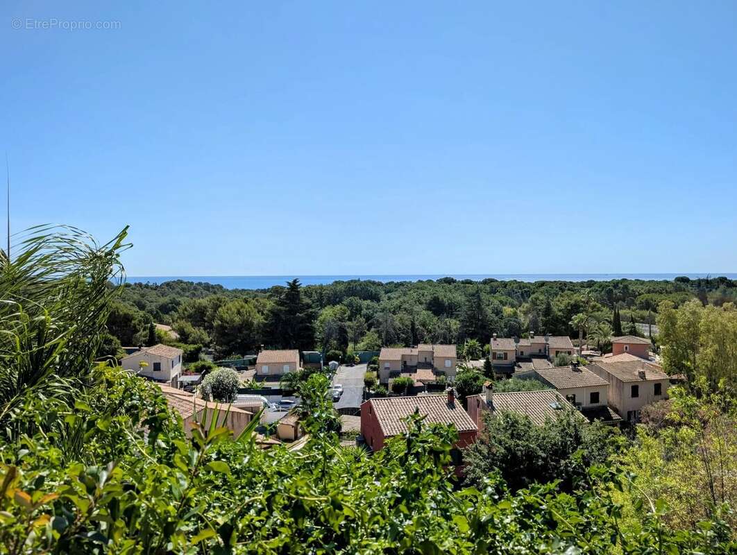 Maison à VILLENEUVE-LOUBET
