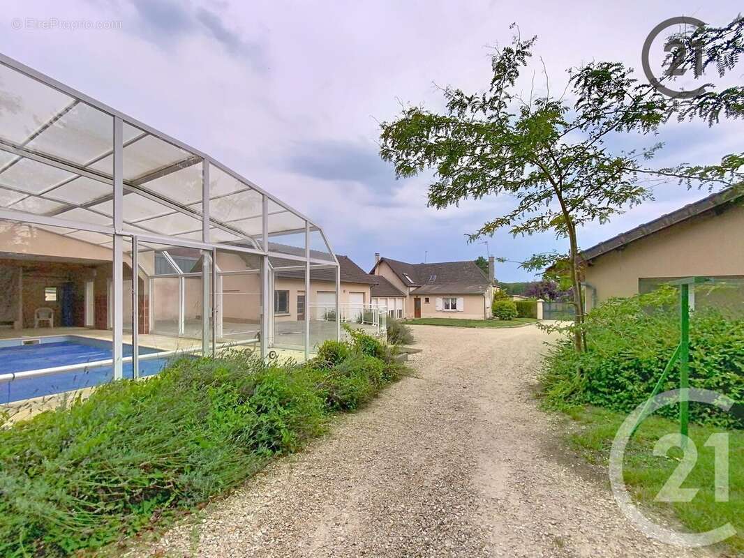 Maison à DIERREY-SAINT-JULIEN