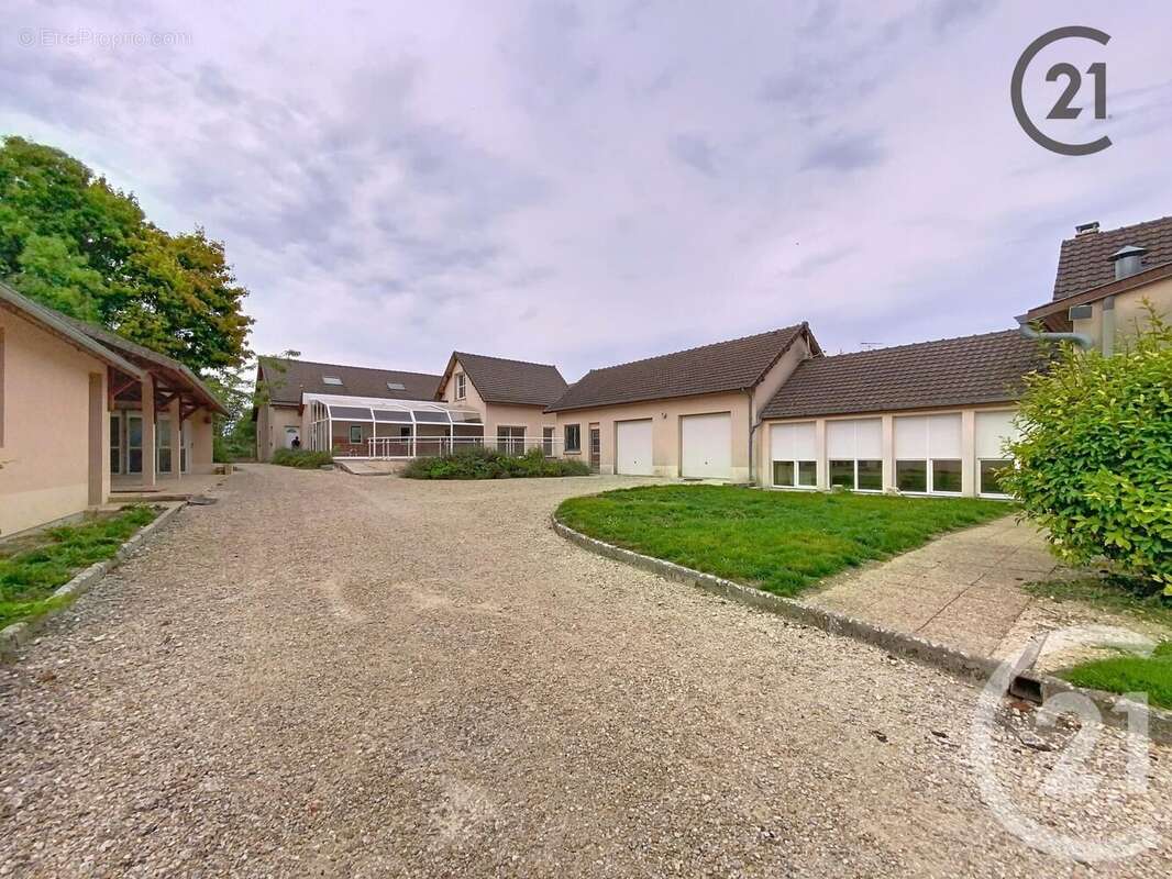 Maison à DIERREY-SAINT-JULIEN