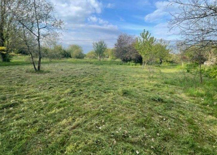 Terrain à BONNEUIL-MATOURS