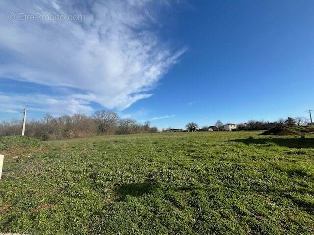 Terrain à ITEUIL