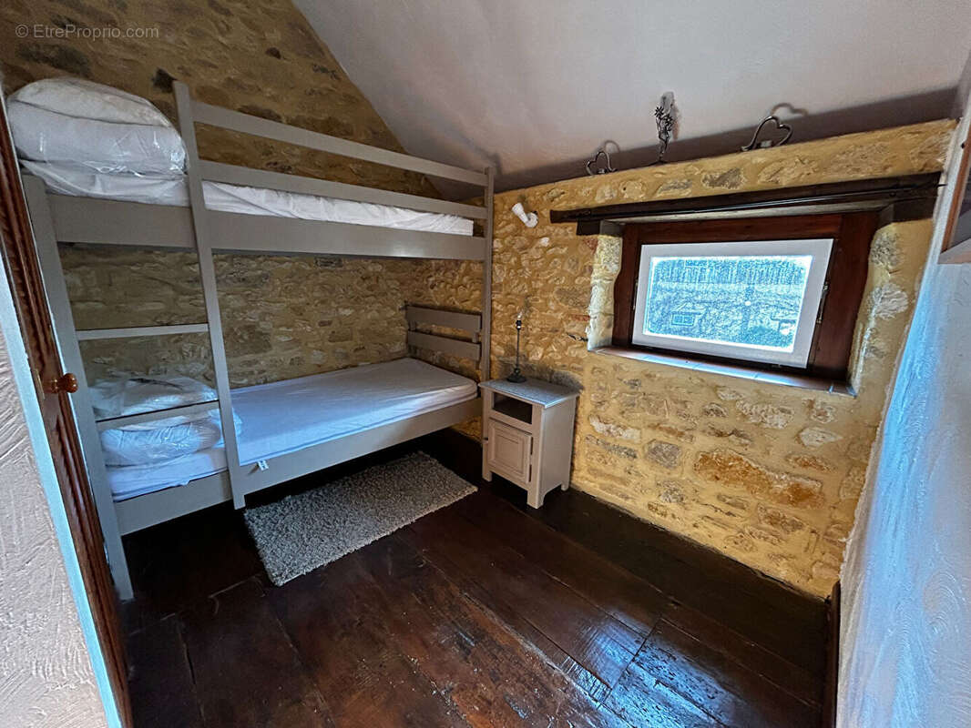 Maison à NADAILLAC-DE-ROUGE