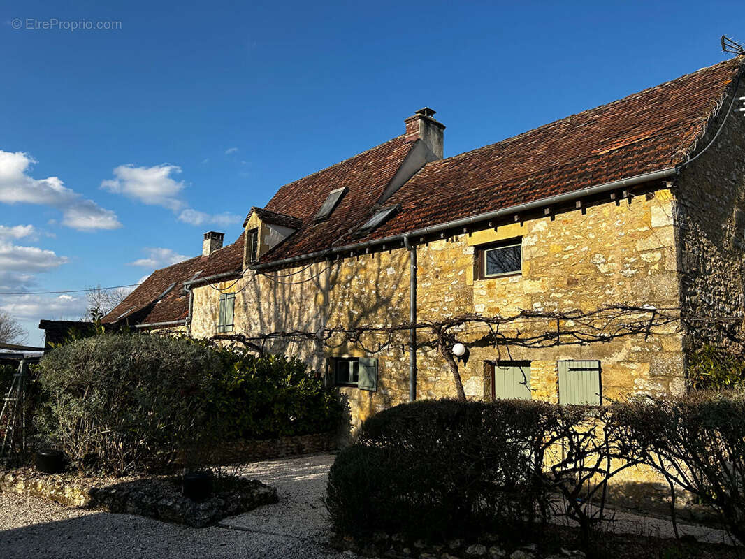 Maison à NADAILLAC-DE-ROUGE