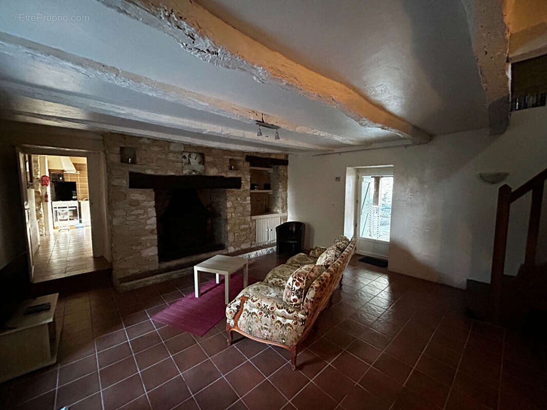 Maison à NADAILLAC-DE-ROUGE