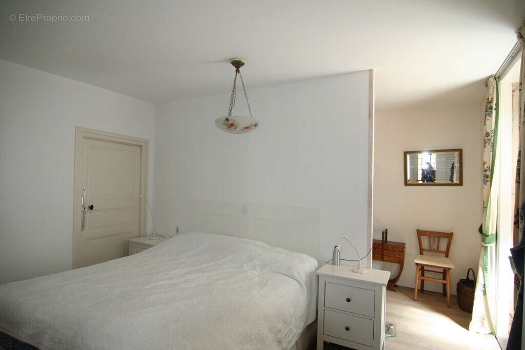 Maison à ISSY-L&#039;EVEQUE