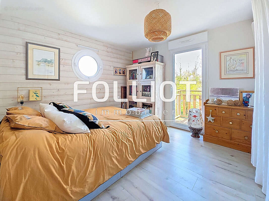 Maison à DONVILLE-LES-BAINS