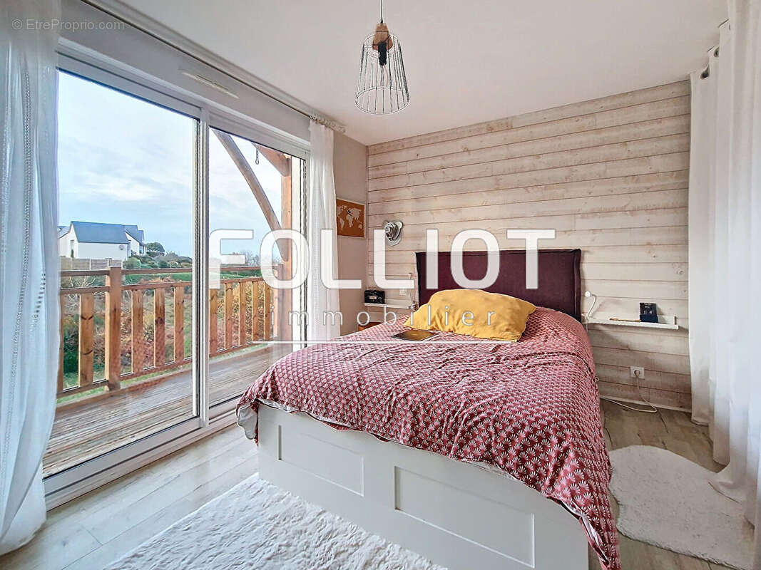 Maison à DONVILLE-LES-BAINS