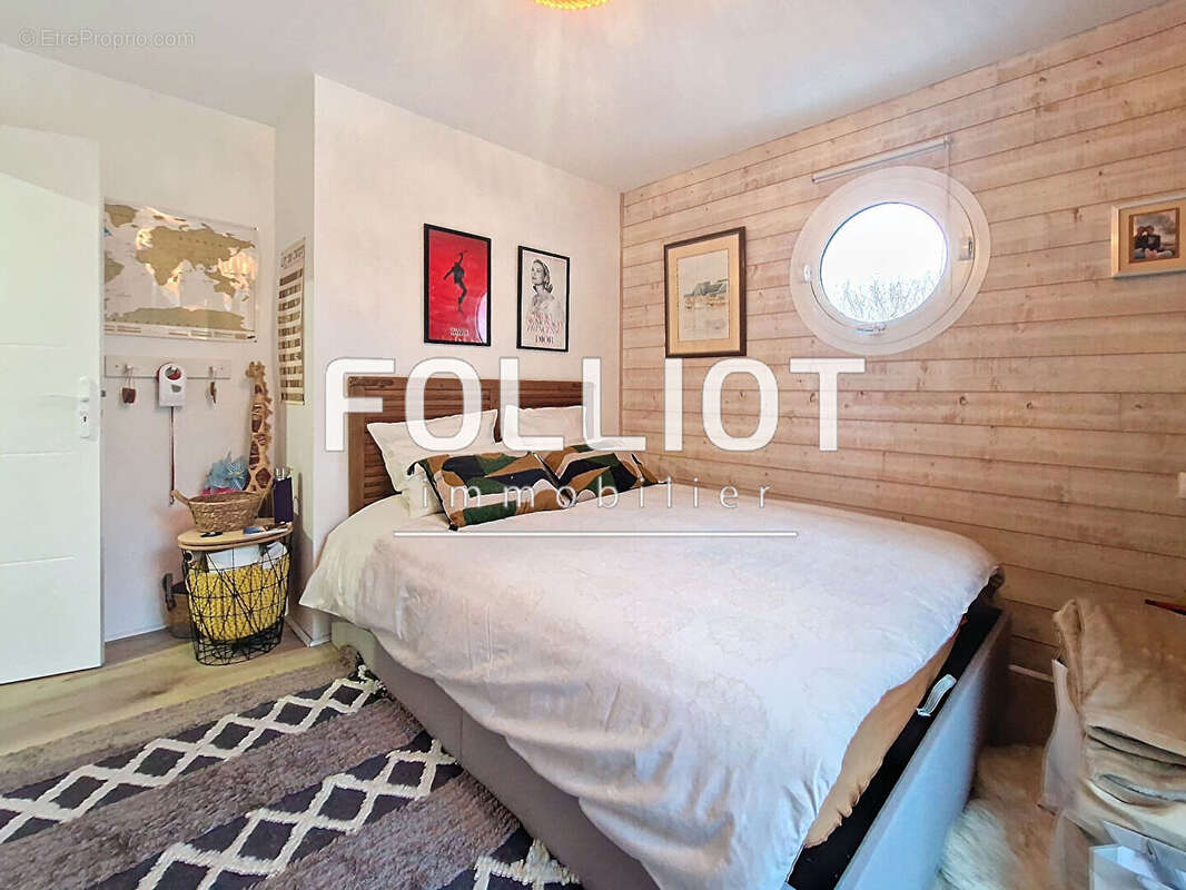 Maison à DONVILLE-LES-BAINS