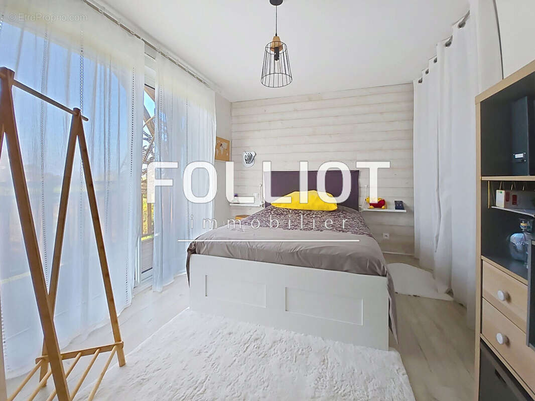 Maison à DONVILLE-LES-BAINS