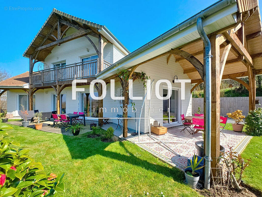 Maison à DONVILLE-LES-BAINS