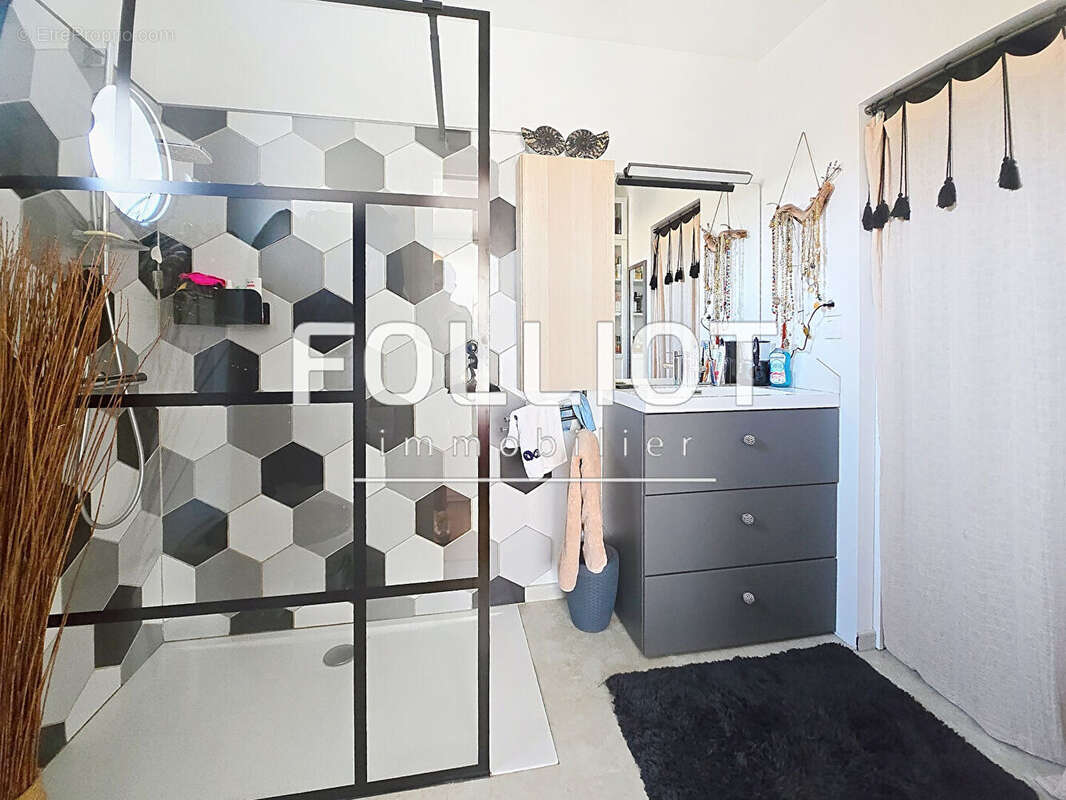 Maison à DONVILLE-LES-BAINS