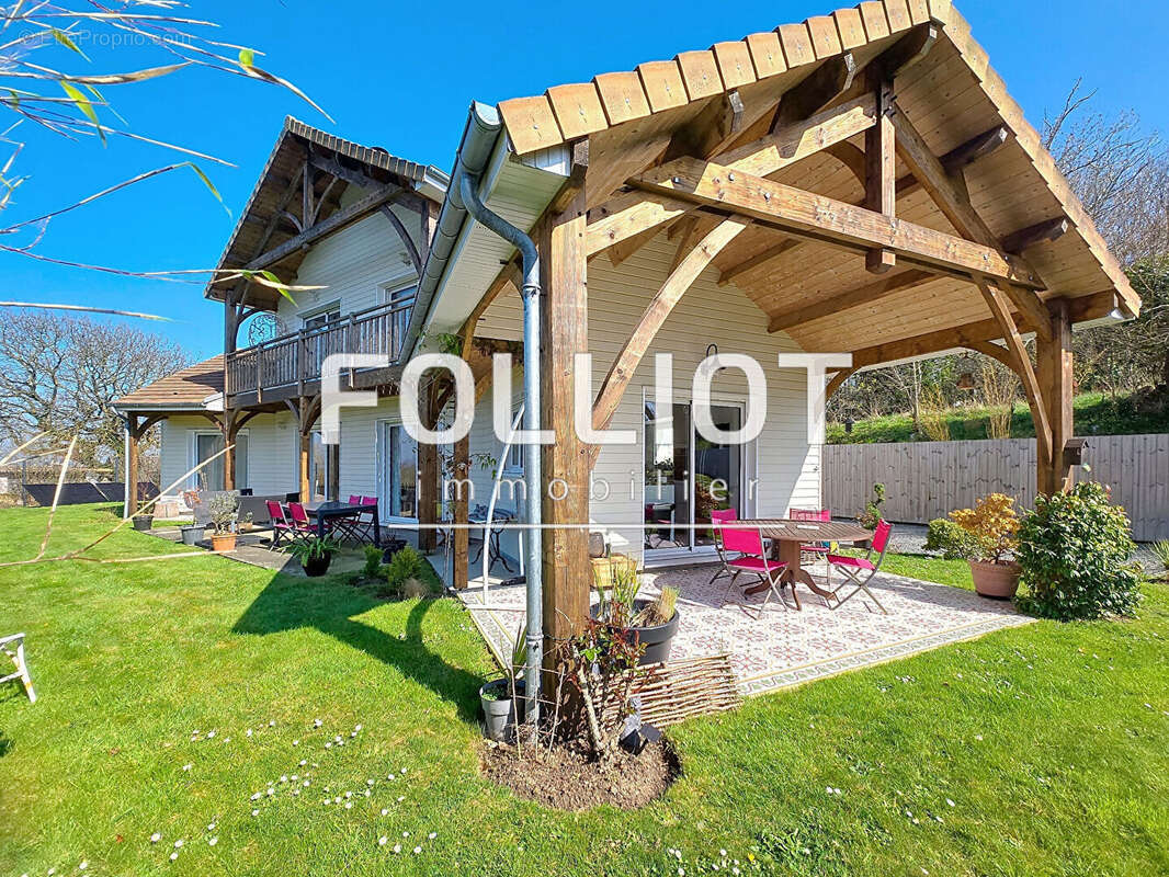 Maison à DONVILLE-LES-BAINS