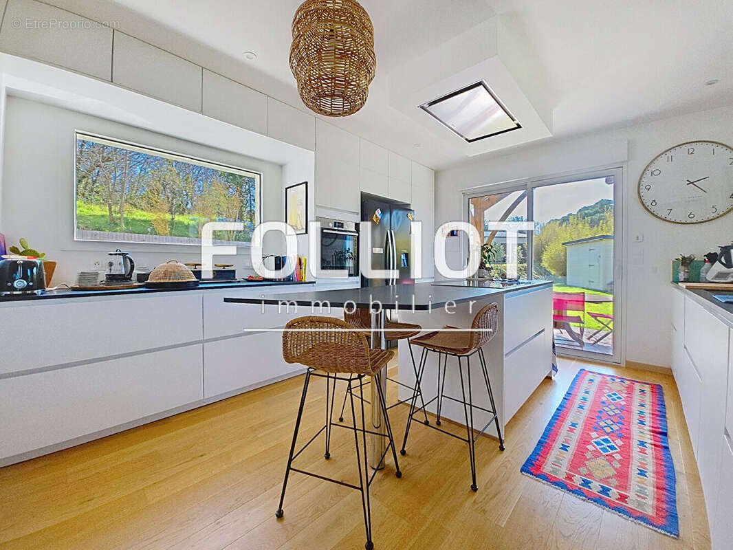 Maison à DONVILLE-LES-BAINS