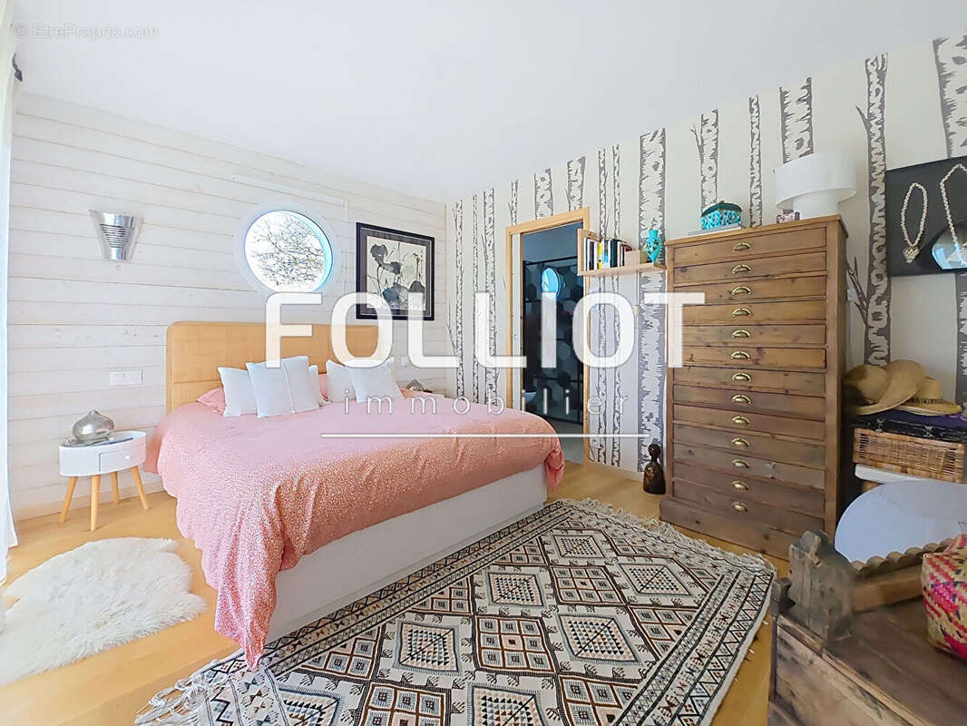 Maison à DONVILLE-LES-BAINS