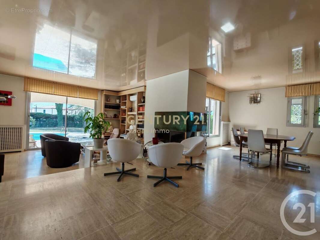 Maison à SAINT-JEAN-DE-VEDAS