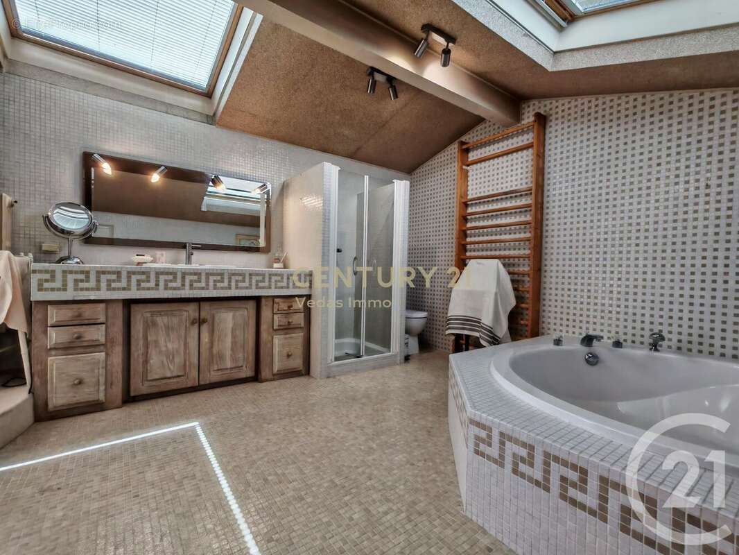 Maison à SAINT-JEAN-DE-VEDAS