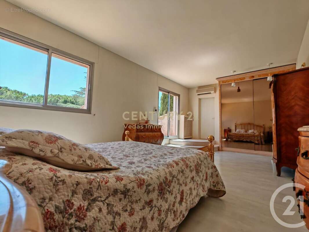 Maison à SAINT-JEAN-DE-VEDAS