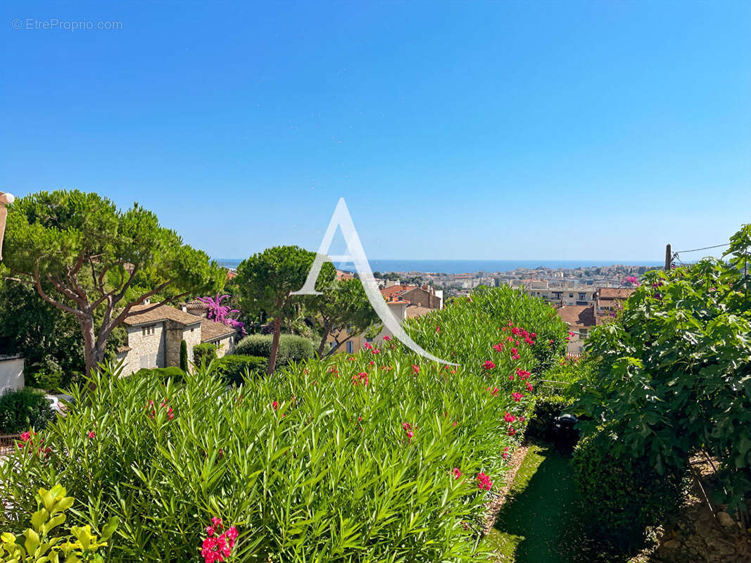 Appartement à LE CANNET