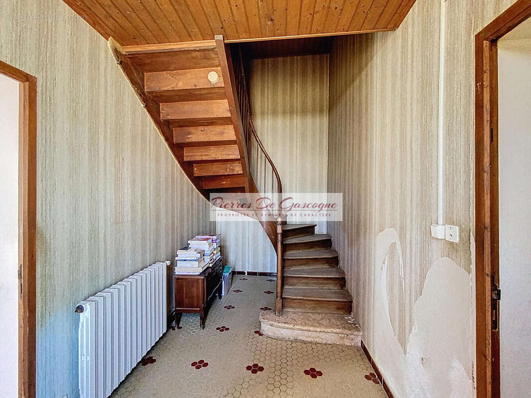 Maison à CASTERA-VERDUZAN