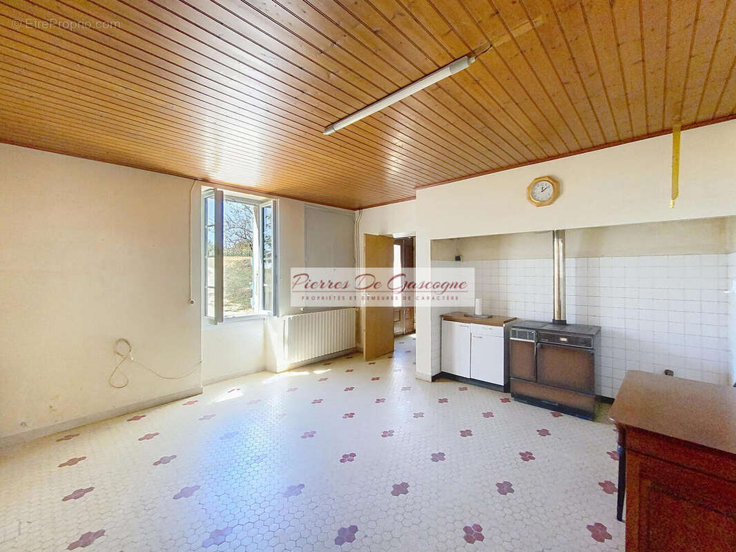 Maison à CASTERA-VERDUZAN