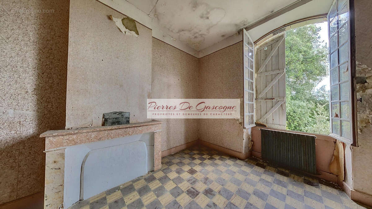 antras00010 - Maison à VIC-FEZENSAC