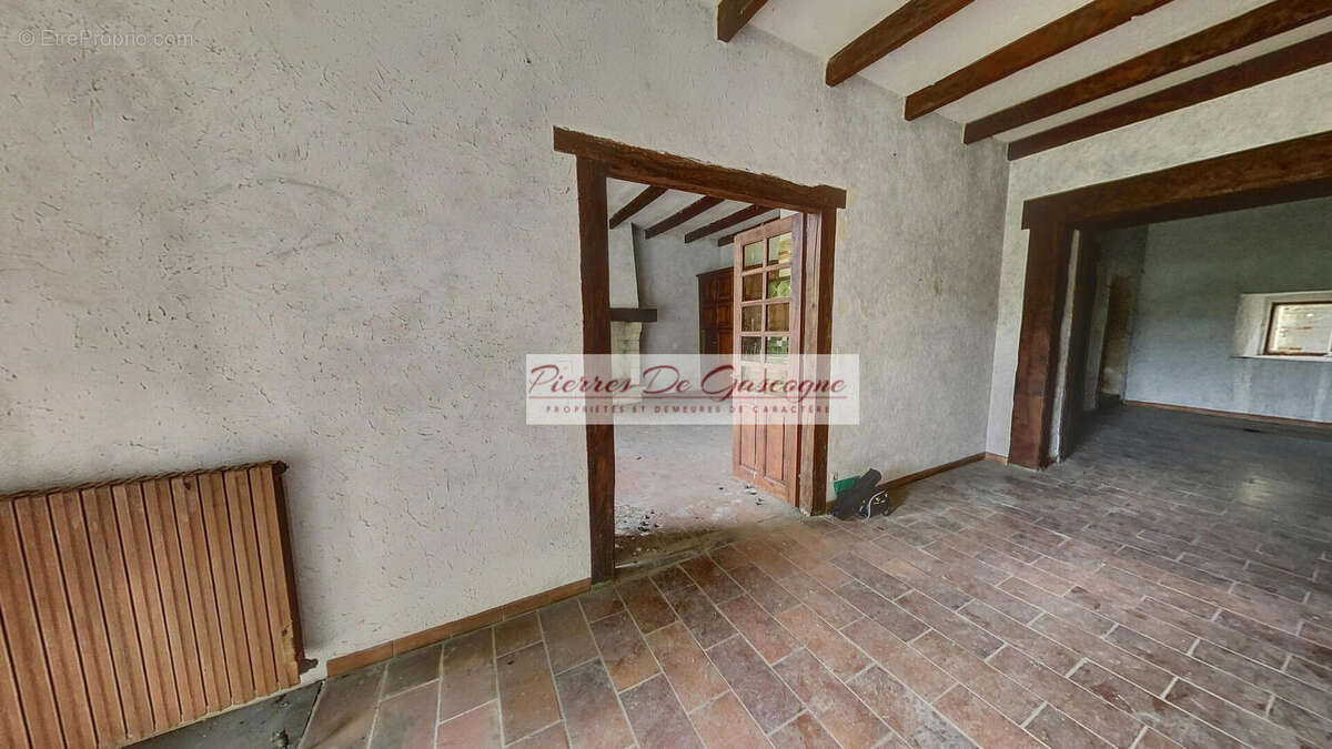 antras00017 - Maison à VIC-FEZENSAC