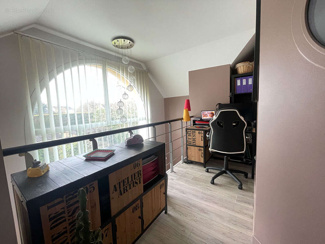 Maison à LE PERRAY-EN-YVELINES