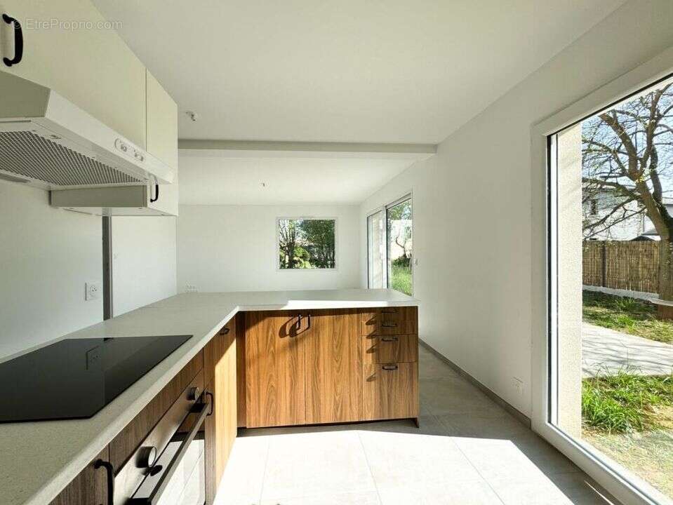 Maison à ROMANS-SUR-ISERE