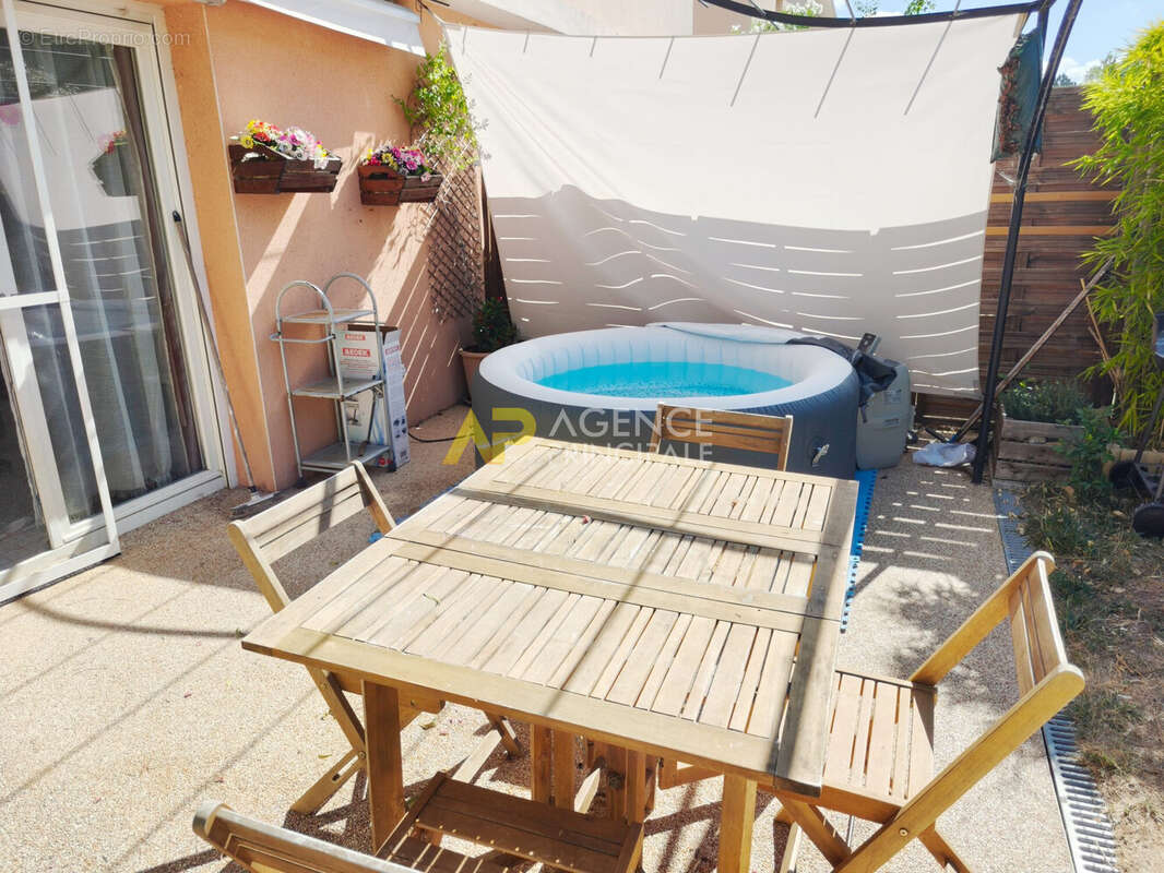 Maison à MONTELIMAR