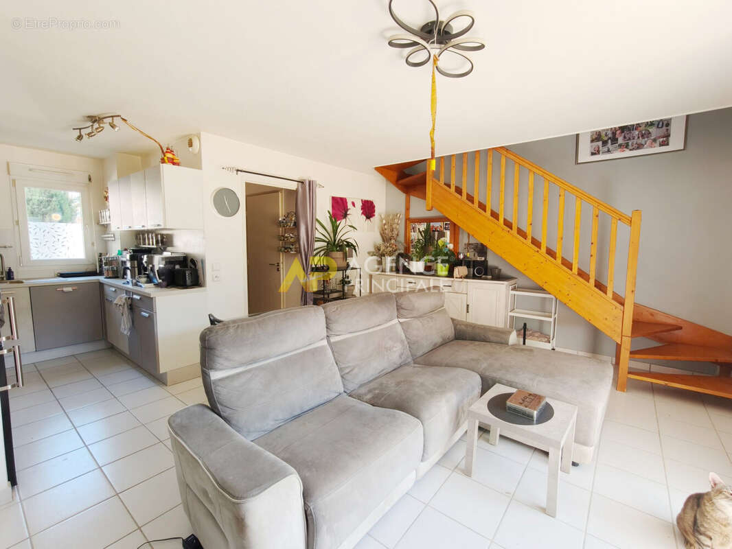 Maison à MONTELIMAR