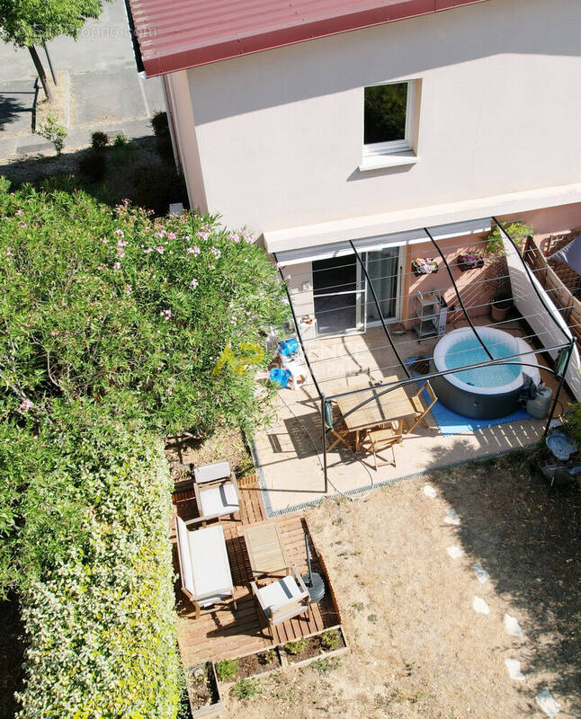 Maison à MONTELIMAR